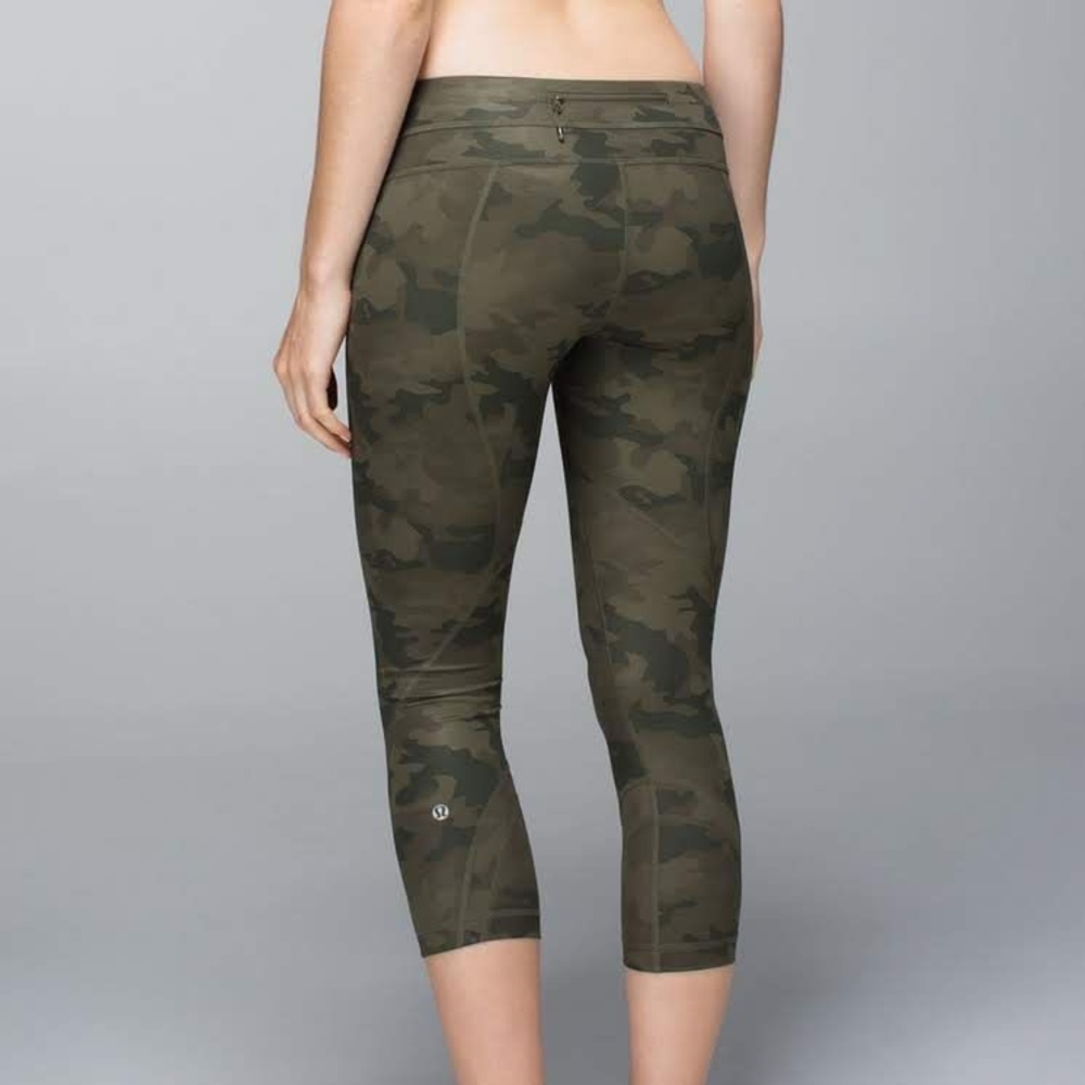 Lululemon Camo Cropped Leggings